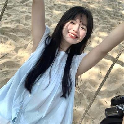 蓝天花朵